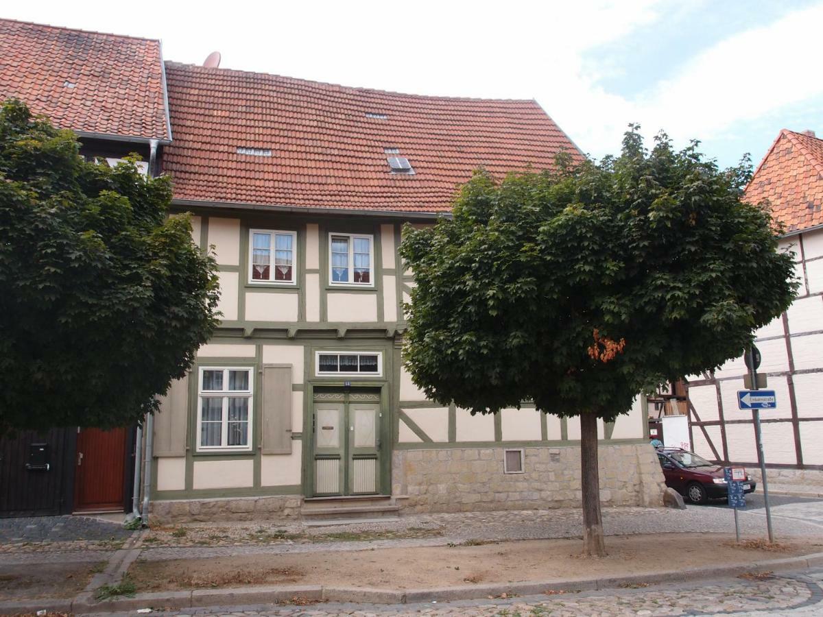 Ackerbuergerhof Ballstrasse 18 เควดลินบวร์ก ภายนอก รูปภาพ